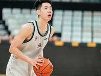 九游娱乐官网-去年新秀二阵中锋今日面对杨瀚森11投仅1中