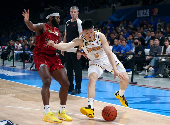 陈国豪25+9北控大胜首钢张宁23分山西胜天津的简单介绍