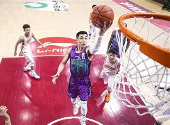 高诗岩19分山东胜浙江胡金秋22分广厦胜宁波(高诗岩 胡金秋)