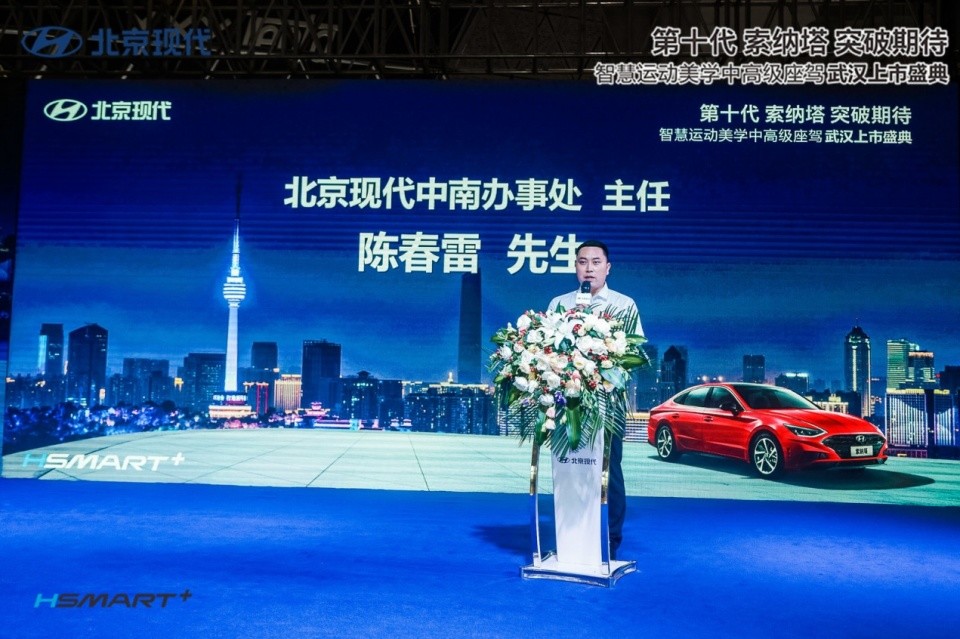 关于河床主教练称赞球队拼搏精神，期待突破的信息