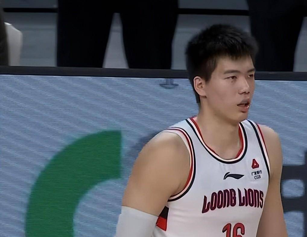 北京男篮战胜广州队，表现抢眼场场取胜(北京男篮和广东男篮谁赢了)