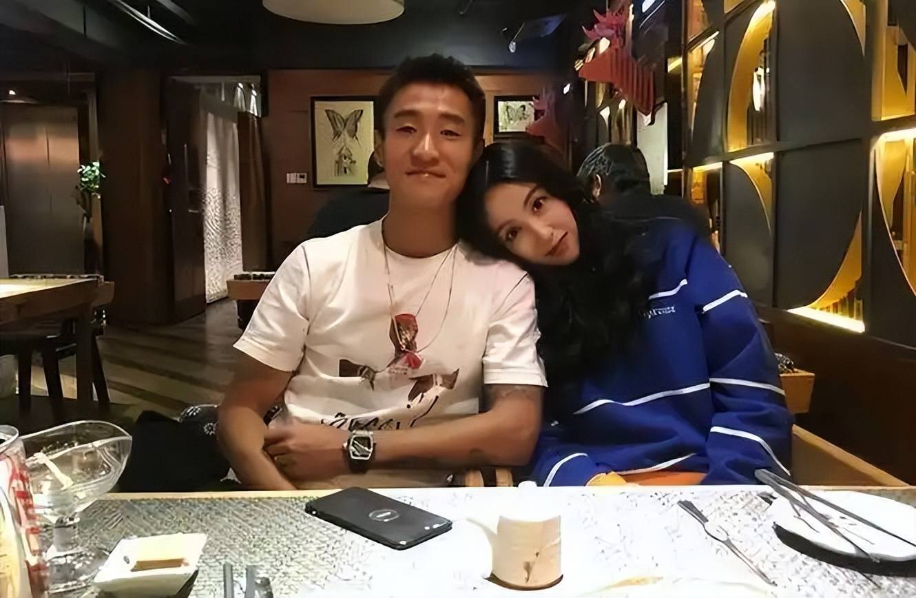 祸不及家人！媒体人：球迷需引导形成积极的竞争文化的简单介绍