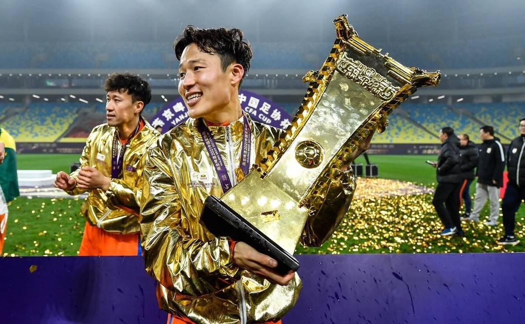 包含山东泰山锁定双冠王！贾德松打进惊天世界波！的词条